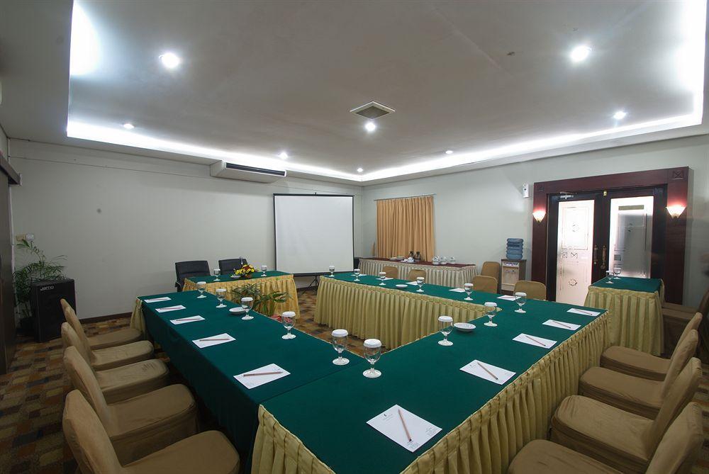 Sofyan Hotel Soepomo Yakarta Exterior foto