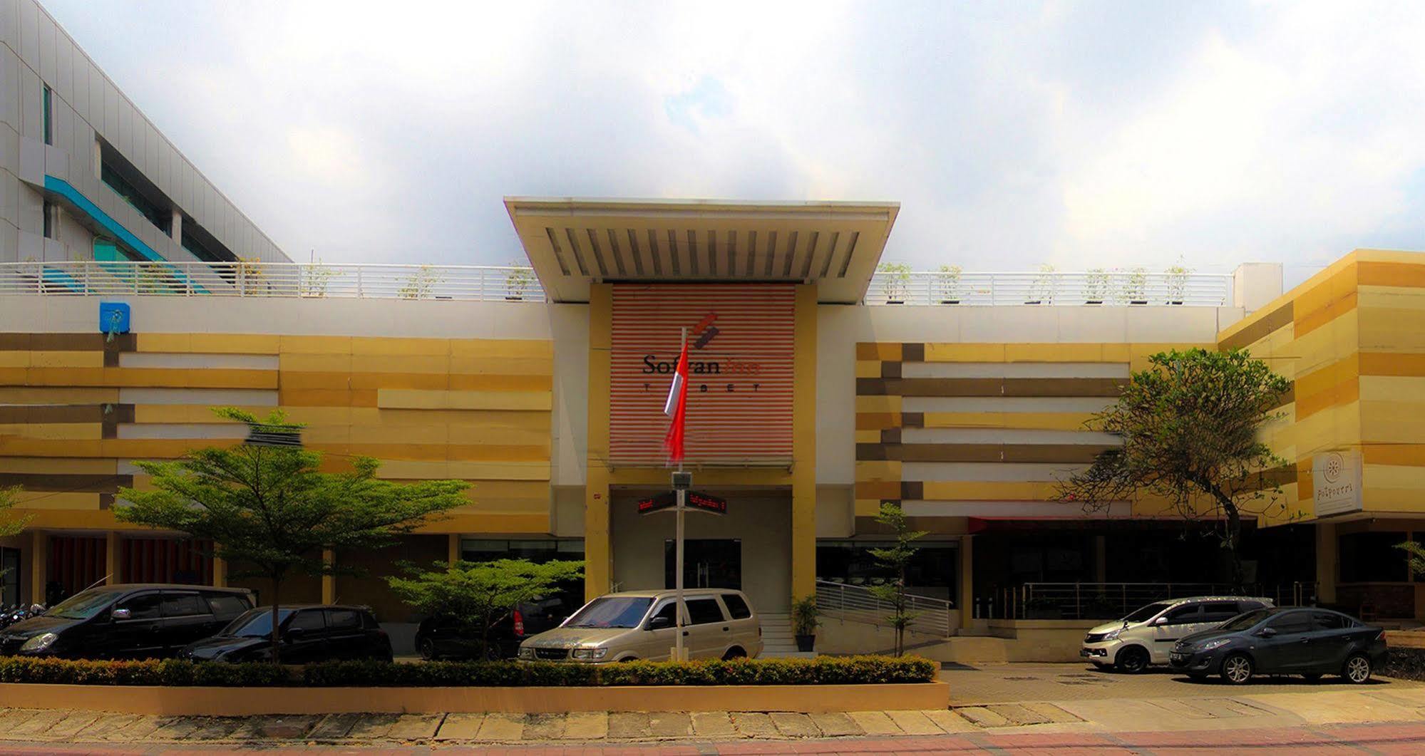 Sofyan Hotel Soepomo Yakarta Exterior foto