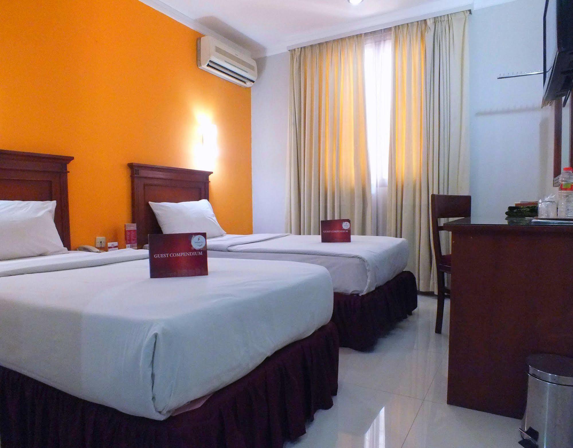 Sofyan Hotel Soepomo Yakarta Exterior foto