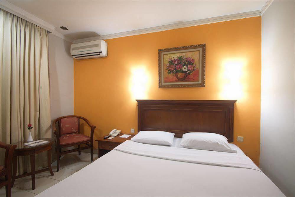 Sofyan Hotel Soepomo Yakarta Exterior foto